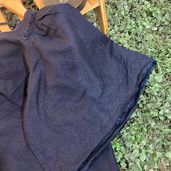 Ann Taylor Tops. Size- M ( Can fit M-L) - Picture 6 of 9